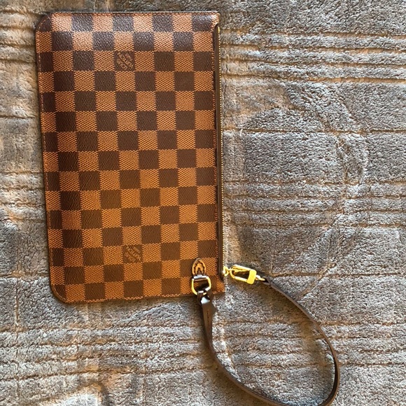 Louis Vuitton Damier Clutch/ Wristlet - Picture 2 of 6